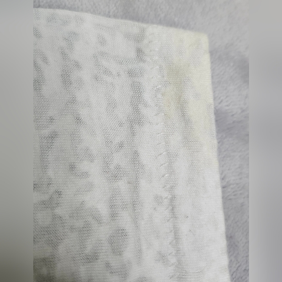 Apple Bottoms Graphic T-shirt - Picture 7 of 7